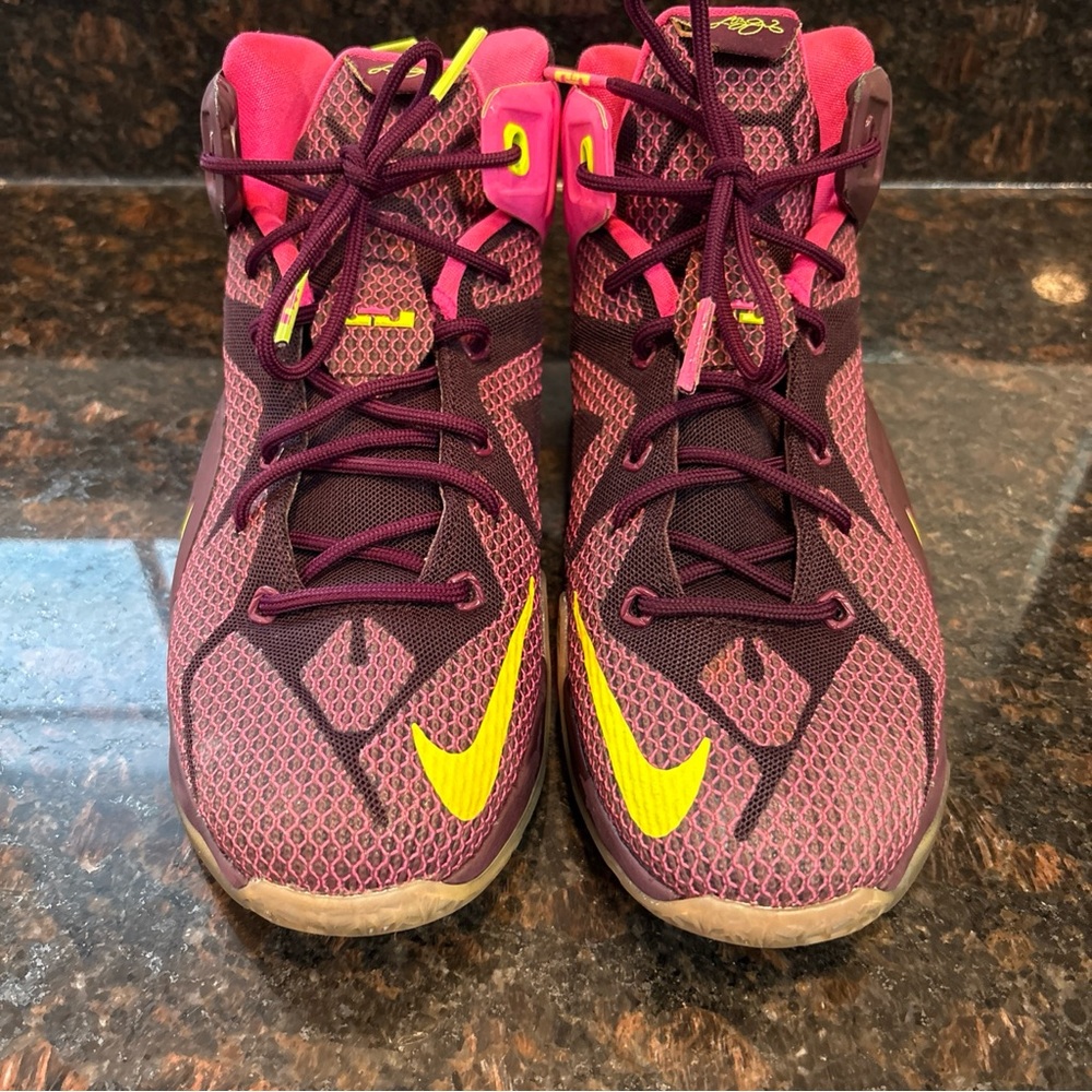 NIKE Lebron 12 GS Double Helix Basketball Shoes GS Sneakers 7Y 38.5 685181-600